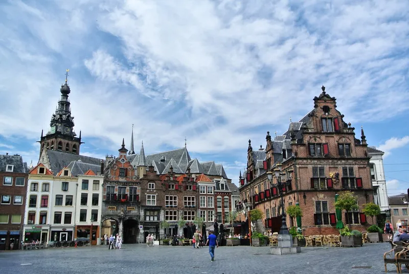 Grote Markt en Waag in de Nijmeegse benedenstad